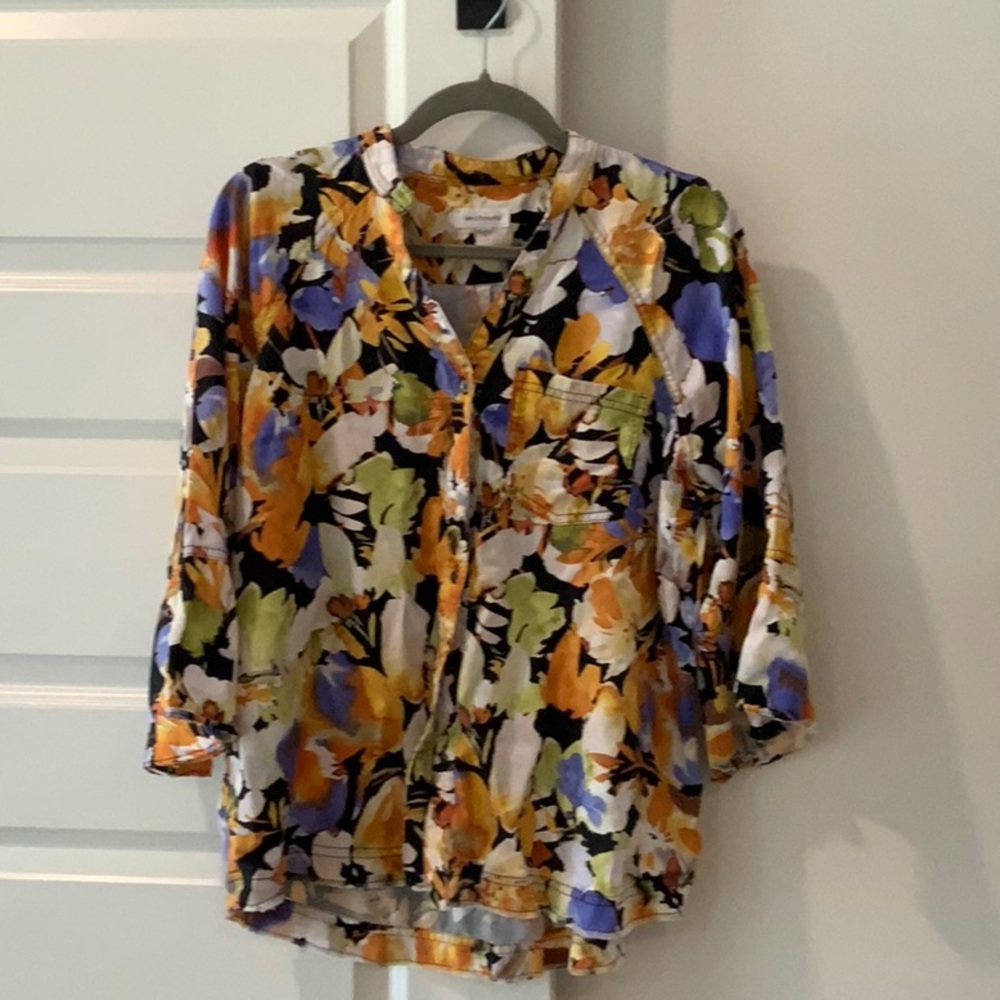 Colorful Westbound Brand 3/4 Sleeve Buttoned Blouse